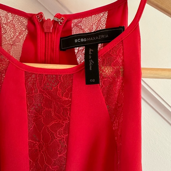 Robe BCBGmaxazria rouge et dentelle - Picture 4 of 5